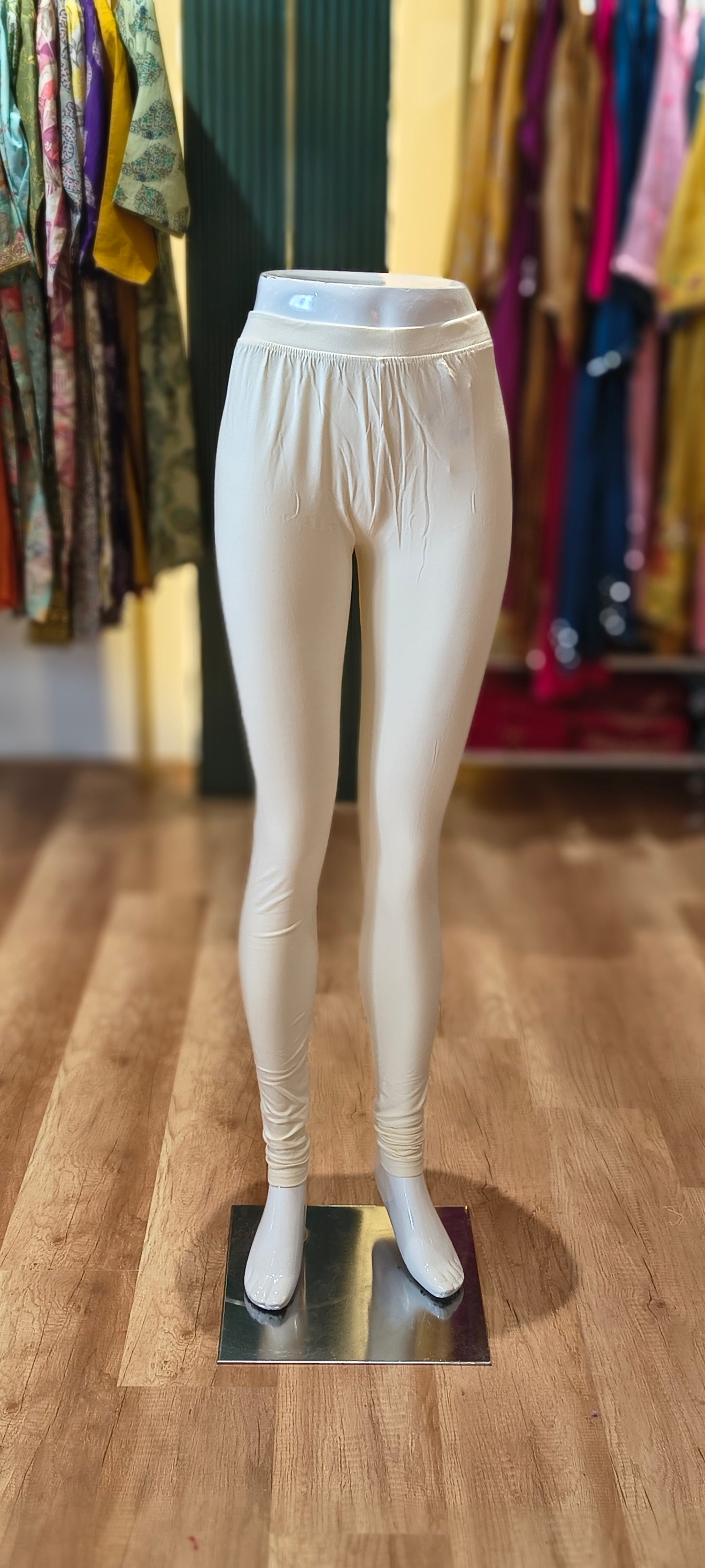 Essential Plain Leggings – Soft & Breathable Fabric