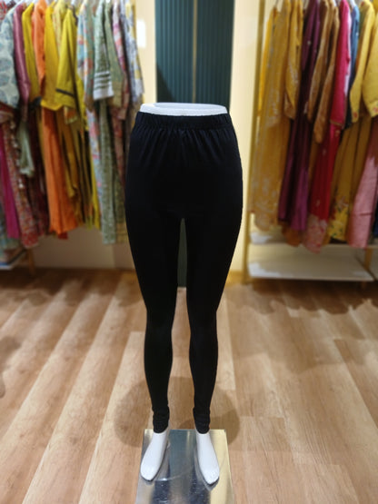 Essential Plain Leggings – Soft & Breathable Fabric