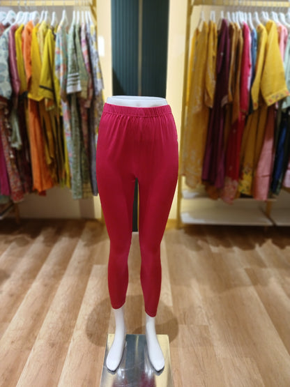 Essential Plain Leggings – Soft & Breathable Fabric